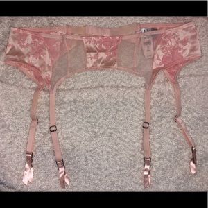 Victoria’s Secret Garter Belt M/L